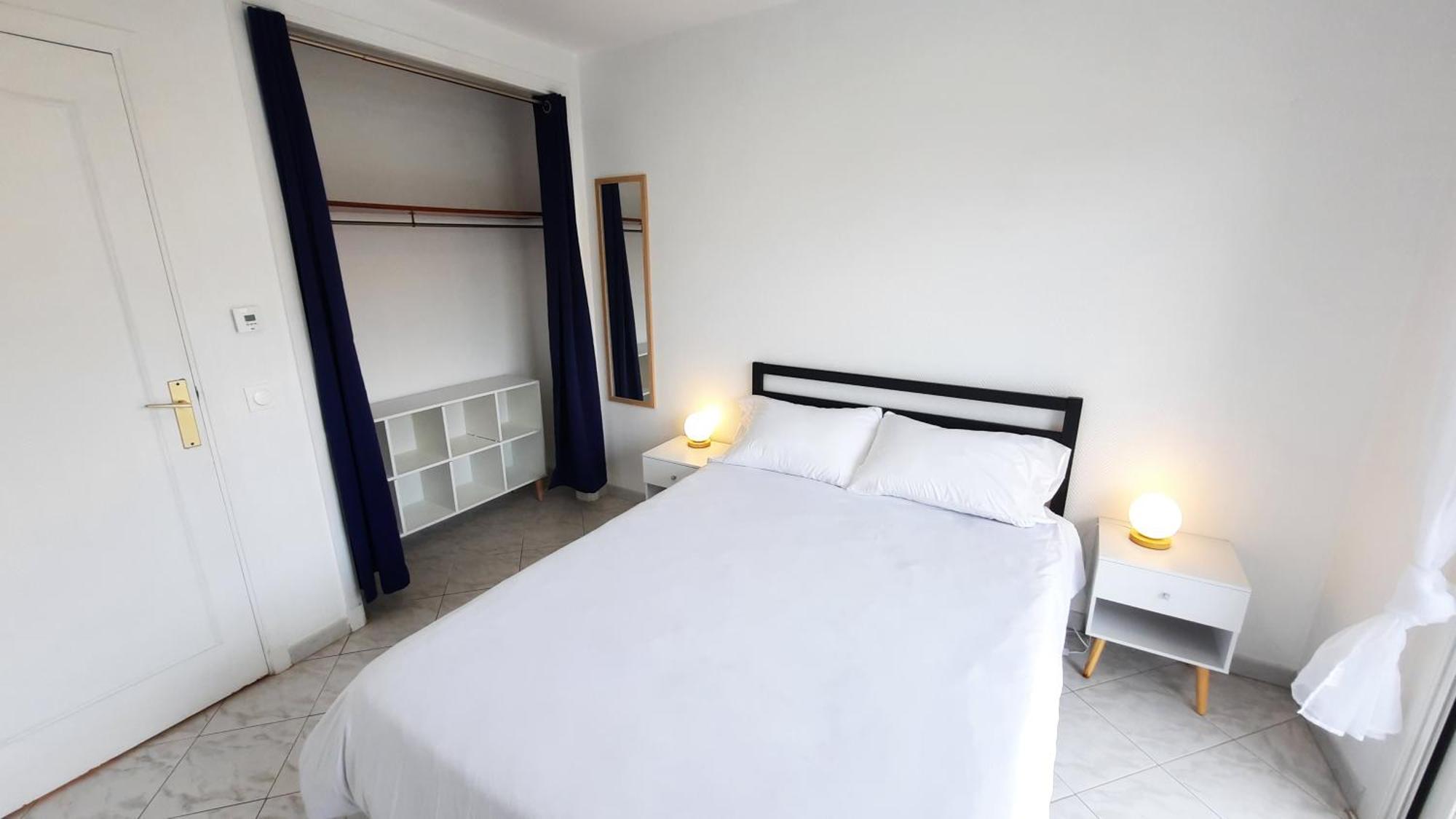 Sunny Mercury - Room In Apartment Cannes Exterior foto